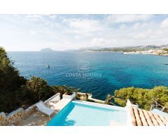 ? IBIZA VILLA FRENTE AL MAR EN MORAIRA, Costa Blanca | Exclusive SEAFRONT IBIZA VILLA in Moraira