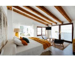 ? IBIZA VILLA FRENTE AL MAR EN MORAIRA, Costa Blanca | Exclusive SEAFRONT IBIZA VILLA in Moraira