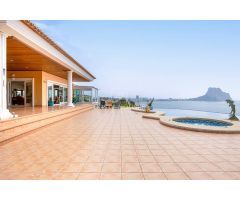 ? VILLA DOLPHIN - VENTA VILLA EN PRIMERA LINEA DEL MAR EN CALPE, COSTA BLANCA