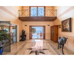 ? VILLA DOLPHIN - VENTA VILLA EN PRIMERA LINEA DEL MAR EN CALPE, COSTA BLANCA