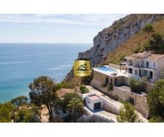 Villa Granadella - Lujo Mediterráneo a Solo 120 Metros del Mar en Jávea, Alicante