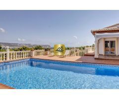 VILLA BREEZE - EXCLUSIVA VILLA CON VISTAS INCOMPARABLES AL MONTGO Y AL MAR EN JAVEA