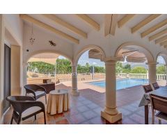 VILLA BREEZE - EXCLUSIVA VILLA CON VISTAS INCOMPARABLES AL MONTGO Y AL MAR EN JAVEA