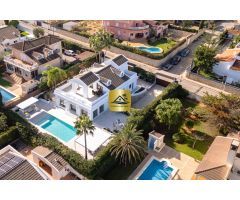 VILLA MINERVA - LUJO Y CONFORT EN UN ENTORNO PRIVILEGIADO DE DENIA, ALICANTE