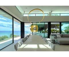 ? VILLA PORTO SENSO - Venta Villa de Lujo en Primera Linea y acceso al Mar | Altea Costa Blanca