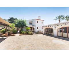 VILLA SELINA - VENTA FINCA DE LUJO EN JÁVEA CON VISTAS AL MONTGÓ Y AL PAISAJE MEDITERRÁNEO