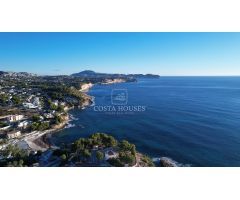 VILLA FUSTERA EN VENTA - LUJO CON VISTAS FRONTALES AL MAR EN BENISSA, ALICANTE