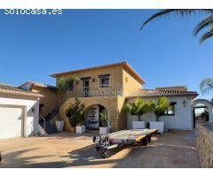 VILLA FUSTERA EN VENTA - LUJO CON VISTAS FRONTALES AL MAR EN BENISSA, ALICANTE
