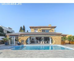 VILLA FUSTERA EN VENTA - LUJO CON VISTAS FRONTALES AL MAR EN BENISSA, ALICANTE