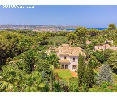 VILLA COLONIAL - MAGNIFICENCIA MEDITERRÁNEA EN JÁVEA CON 8.000 m2 PARCELA