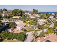 VILLA HIBISCO - MEDITERRÁNEA AL SUR EN LA EXCLUSIVA URBANIZACIÓN TOSALET, JÁVEA