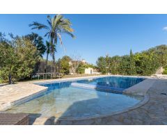 VILLA ADSUBIA JAVEA - EXCLUSIVA CON AMPLIA PARCELA, VISTAS A LA NATURALEZA Y CASA PARA INVITADOS