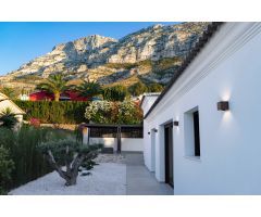 VILLA AVELLANA - LUJO MODERNO CON VISTAS ESPECTACULARES AL MAR EN DENIA, ALICANTE