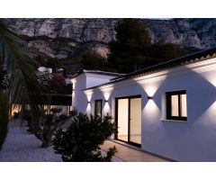 VILLA AVELLANA - LUJO MODERNO CON VISTAS ESPECTACULARES AL MAR EN DENIA, ALICANTE