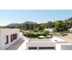 Villa Blanca - Exclusividad Mediterránea a Escasos Metros del Mar en Las Rotas, Dénia Alicante
