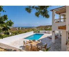 VILLA BLANCA – ELEGANCIA IBICENCA CON VISTAS AL MAR EN JAVEA, ALICANTE COSTA BLANCA