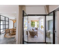 VILLA BLANCA – ELEGANCIA IBICENCA CON VISTAS AL MAR EN JAVEA, ALICANTE COSTA BLANCA