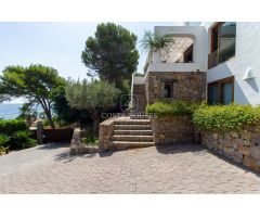 VILLA IBIZENCA DE LUJO CON VISTAS AL MAR EN VENTA EN DENIA, LAS ROTAS