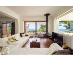 VILLA IBIZENCA DE LUJO CON VISTAS AL MAR EN VENTA EN DENIA, LAS ROTAS