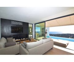 VILLA CONTEMPORÁNEA CON VISTAS PANORÁMICAS AL MAR EN BENIMEIT, MORAIRA