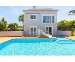 OPORTUNIDAD CHALET CON 6 HABITACIONES EN VENTA EN JAVEA, ALICANTE