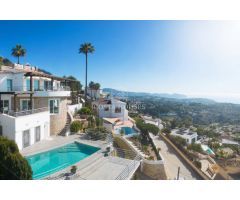 VILLA DE ESTILO MEDITERRÁNEO CON VISTAS AL MAR EN BENISSA EN VENTA