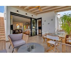 ADOSADO EN VENTA EN URBANIZACIÓN EL RODAT JÁVEA CON APARTAMENTO INDEPENDIENTE Y CERCA DEL MAR