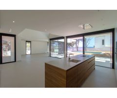 VILLA LAS ROTAS · VILLA DE LUJO TERMINADA A SOLO 50 METROS DEL MAR EN DÉNIA ALICANTE