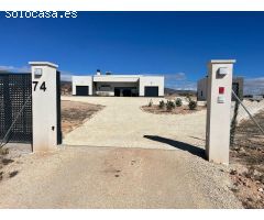 Chalet en Venta en Pinós, el/Pinoso, Alicante