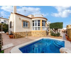 Chalet en Venta en San Miguel de Salinas, Alicante