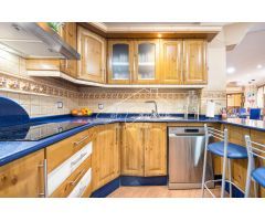 Chalet adosado en venta en el casco antiguo de Agüimes  ¡Listo para entrar a vivir!