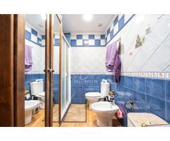 Chalet adosado en venta en el casco antiguo de Agüimes  ¡Listo para entrar a vivir!