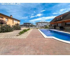 Parcela de 446 m² con Valla Perimetral y Piscina en Vilamalla ???????????