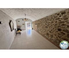 ¡Pintoresca Casa en Venta en Vilajuiga!
