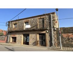 Encantadora Casa con Terreno y Local en Vilamacolum ????????