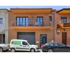 Casa reformada en el corazón de Vilafant con acabados premium