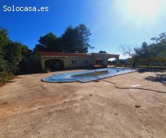 Chalet en la Llacuna, salon-comedor, cocina, baño, 3 dor. dobles, piscina, depuradora, placas, motor