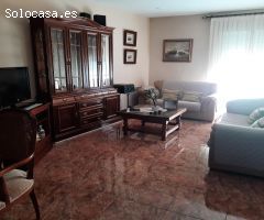 1 piso sin/ascen. grande 140 m2. totalmente reformado, gran salon comedor, cocina-sala, 3 dor., 3 wc