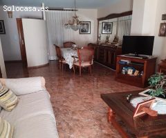 1 piso sin/ascen. grande 140 m2. totalmente reformado, gran salon comedor, cocina-sala, 3 dor., 3 wc
