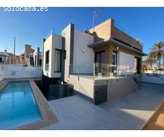 FANTASTICA VILLA MEDITERRANEA A 60 m DE LA PLAYA Y CON VISTAS AL MAR!!!