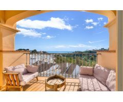Un apartamento de ensueño en esquina en la acogedora comunidad Mediterra en Nueva Torrequebrada