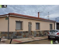 CASA BAJA EN  RADA