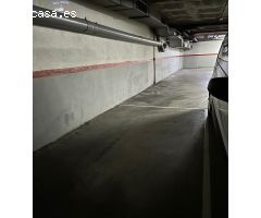 PLAZA DE PARKIN PARA COCHE MEDIANO A METROS DEL AYUNTAMIENTO