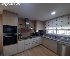 MAGNIFICA CASA DE 5 HABITACIONES 3 BAÑOS Y PISCINA EN URBANIZACIÓN CAN SOLA - RUBÍ