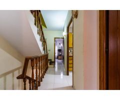 PRECIOSA CASA PARA ENTRAR A VIVIR CON JARDÍN Y APARCAMIENTO!