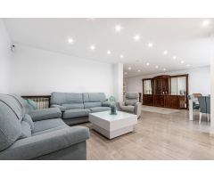 REF. 91836 ESPECTACULAR CASA MUY LUMINOSA EN EL CENTRO CON  VISTAS DESPEJADAS Y ASCENSOR