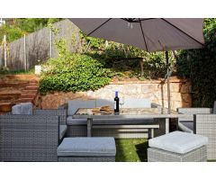 FANTÁSTICA CASA EN PLANTA DE ESTILO RÚSTICO CON AMPLIO JARDÍN!