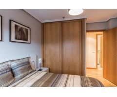 SE VENDE PISO DE CUATRO DORMITORIOS EN EL BARRIO DE LA ROSALEDA