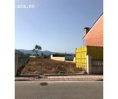 SE VENDE TERRENO URBANO EN CAMPONARAYA