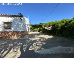 MAGNIFICO CHALET  HIPOTECABLE UBICADA EN LOS ALGARBLES. LA CARLOTA  (CORDOBA)